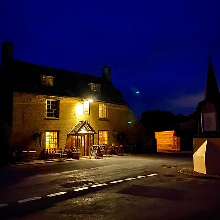 Готель Royal Oak Ramsden Екстер'єр фото